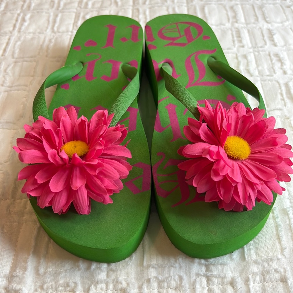 Juicy Couture Green with Pink Flower Flip Flops